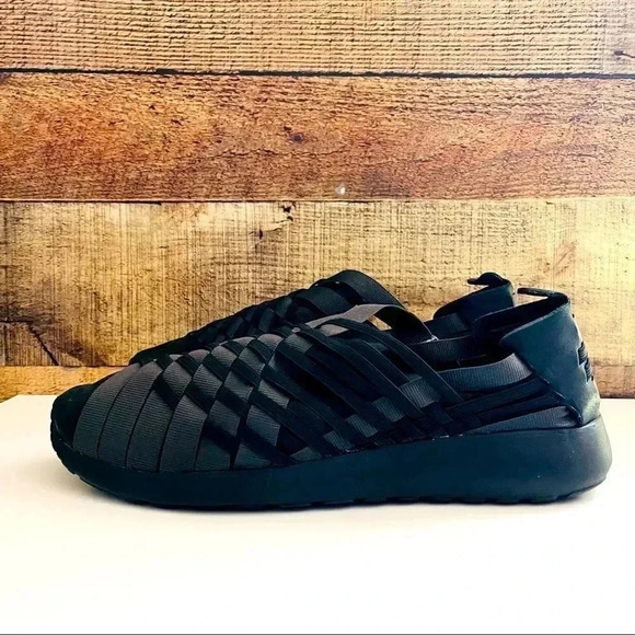 NWOT Nike Roshe Run Woven 2.0 Sneakers - Picture 3 of 10